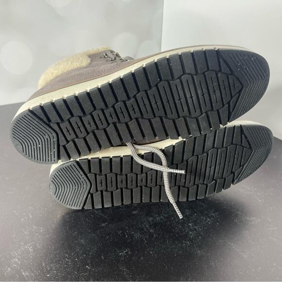 White Mountain Cozy Bootie Women’s Light Gray Pebble Grain Fabric Sz 8.5 - Picture 7 of 7